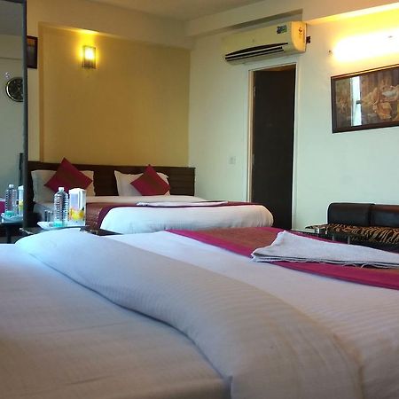 Airport Hotel Port View Нью-Делі Екстер'єр фото