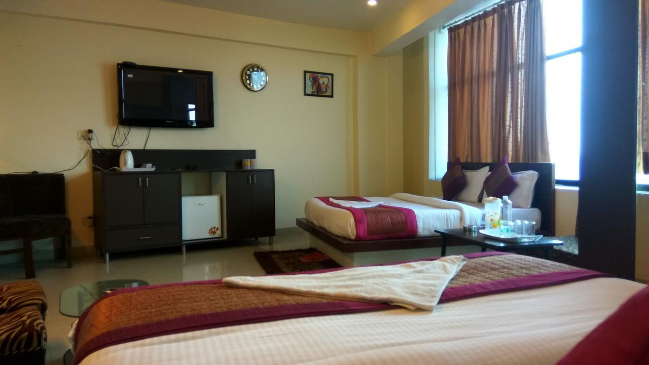 Airport Hotel Port View Нью-Делі Екстер'єр фото