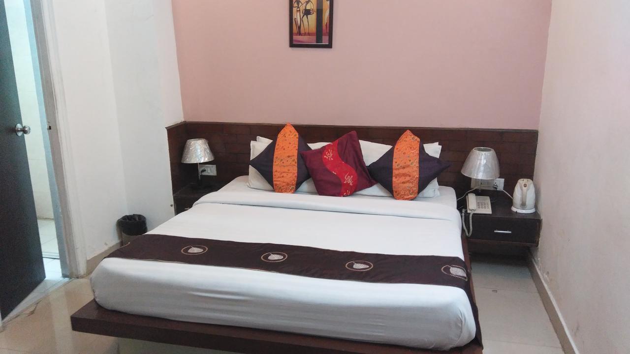 Airport Hotel Port View Нью-Делі Номер фото