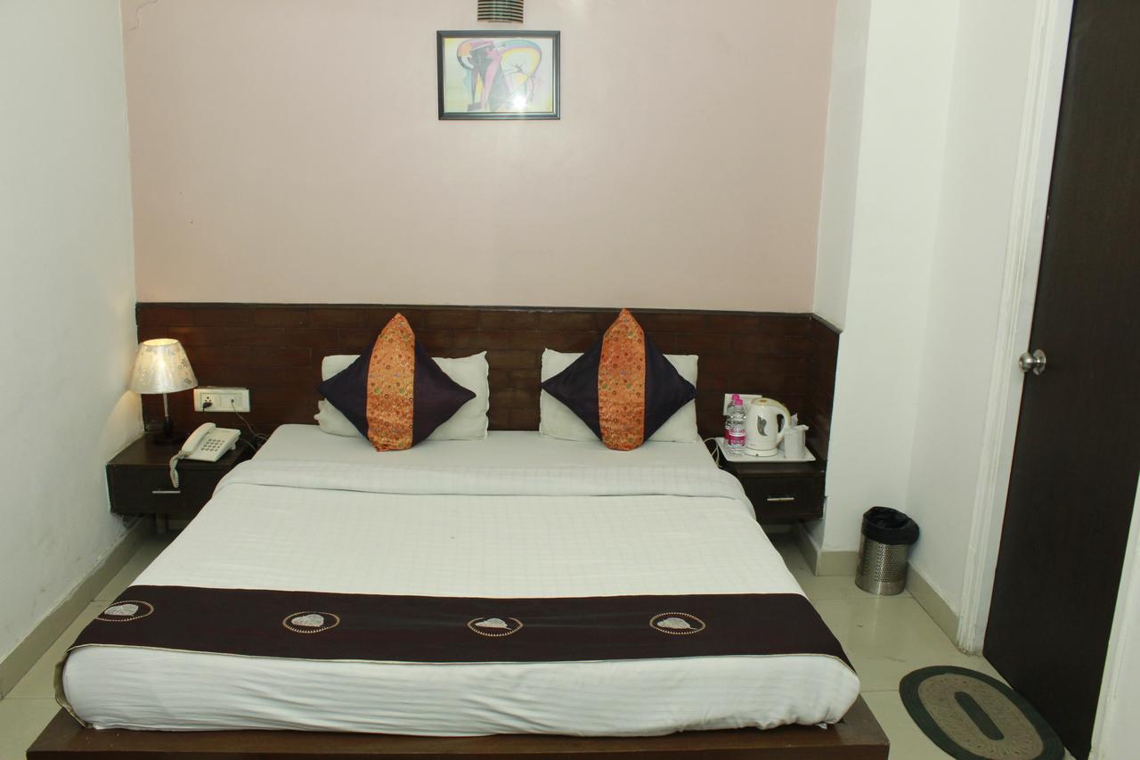 Airport Hotel Port View Нью-Делі Номер фото
